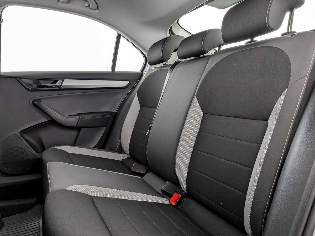 Купить Skoda Rapid с пробегом. Фото: #9