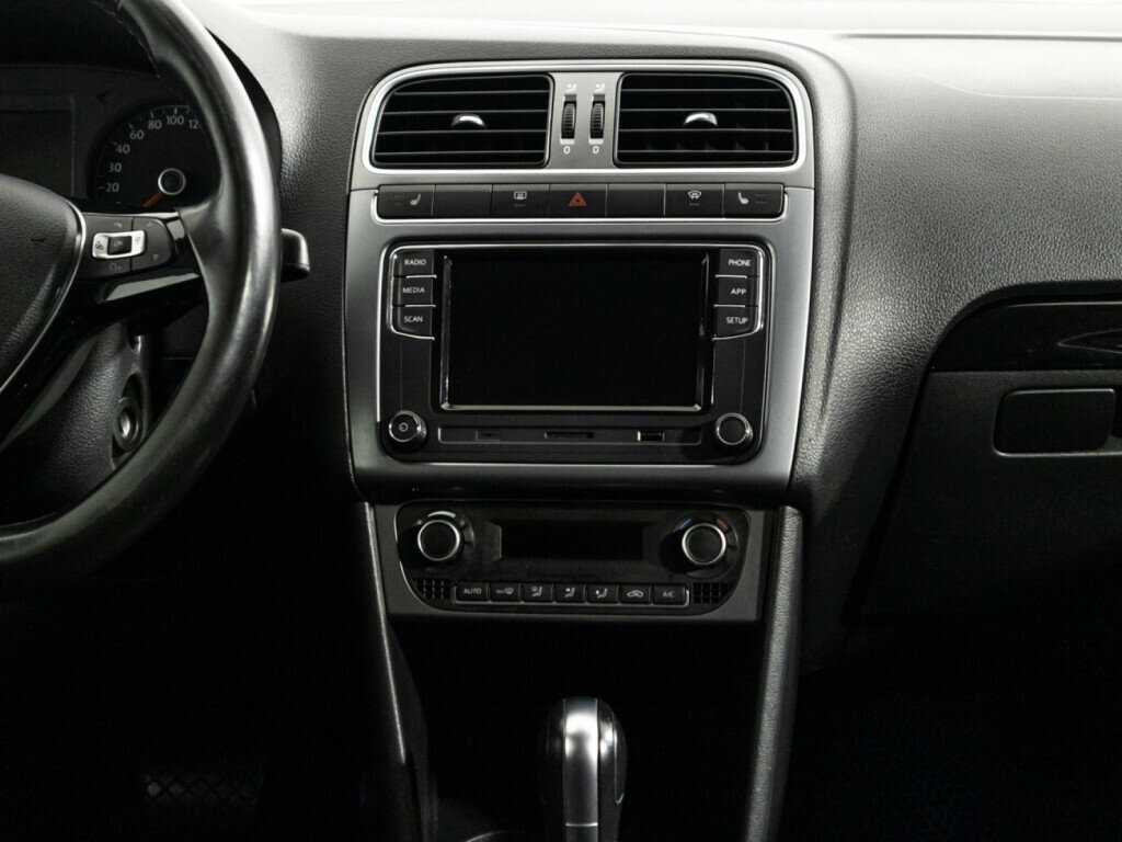 Купить Volkswagen Polo с пробегом. Фото: #13