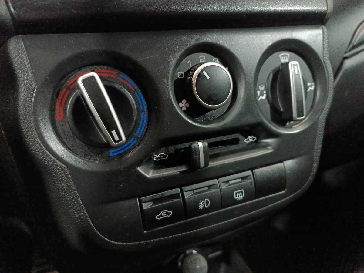 Купить Lada (ВАЗ) Granta с пробегом. Фото: #12