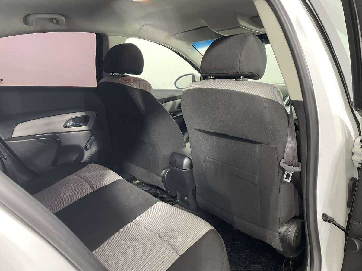 Купить Chevrolet Cruze с пробегом. Фото: #16