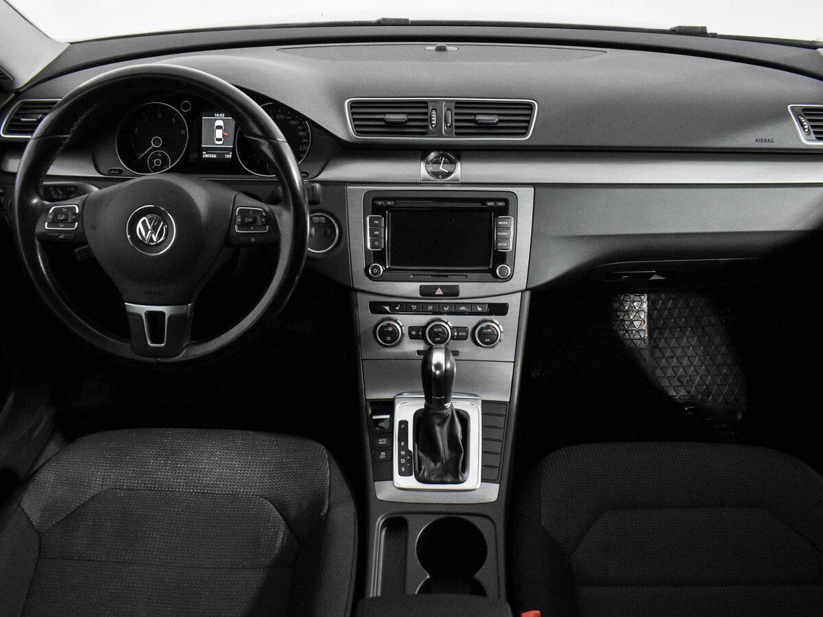 Купить Volkswagen Passat с пробегом. Фото: #11