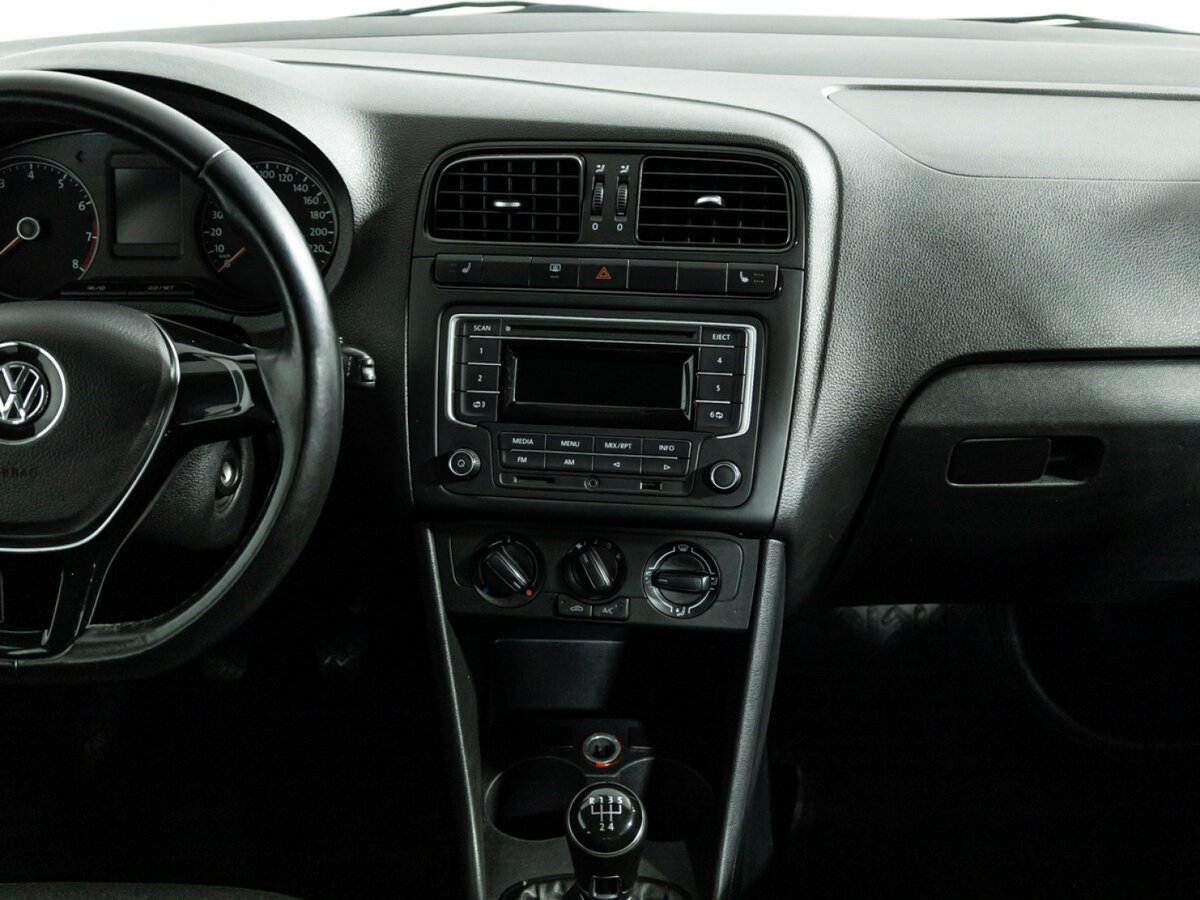 Купить Volkswagen Polo с пробегом. Фото: #13