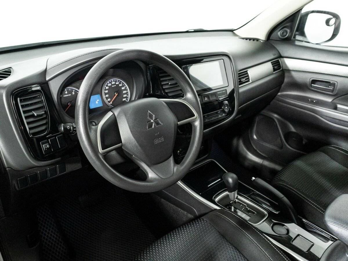 Купить Mitsubishi Outlander с пробегом. Фото: #10
