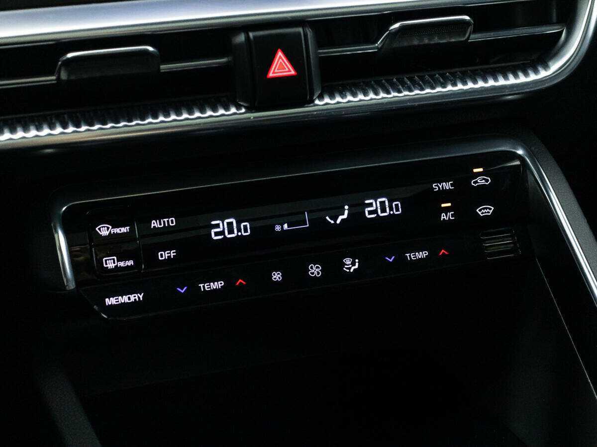 Купить Kia K5 с пробегом. Фото: #22