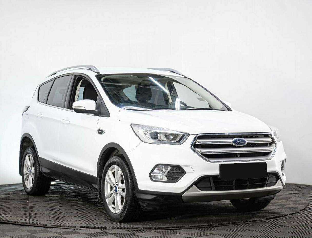 Купить Ford Kuga с пробегом. Фото: #2