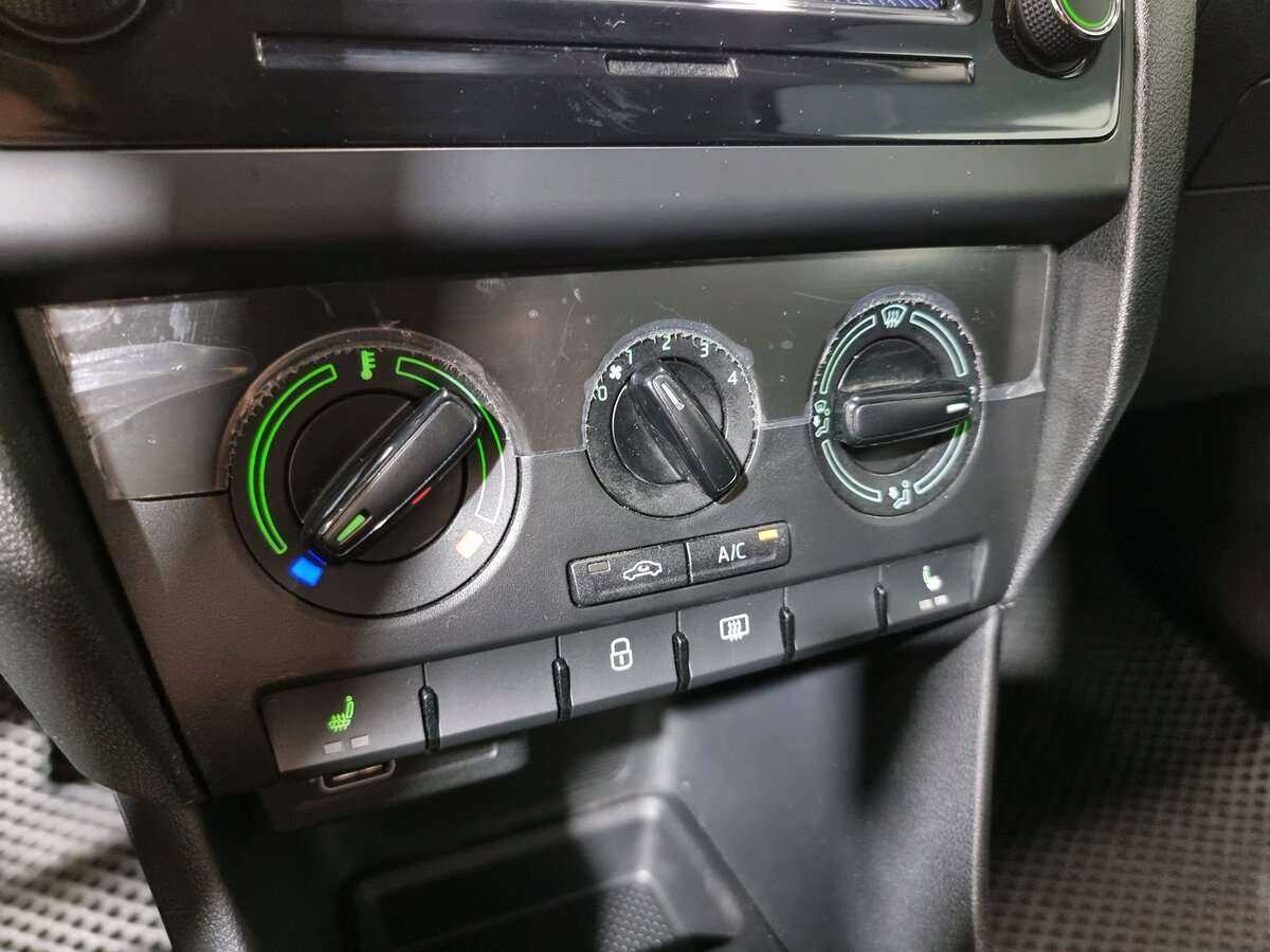 Купить Skoda Rapid с пробегом. Фото: #15