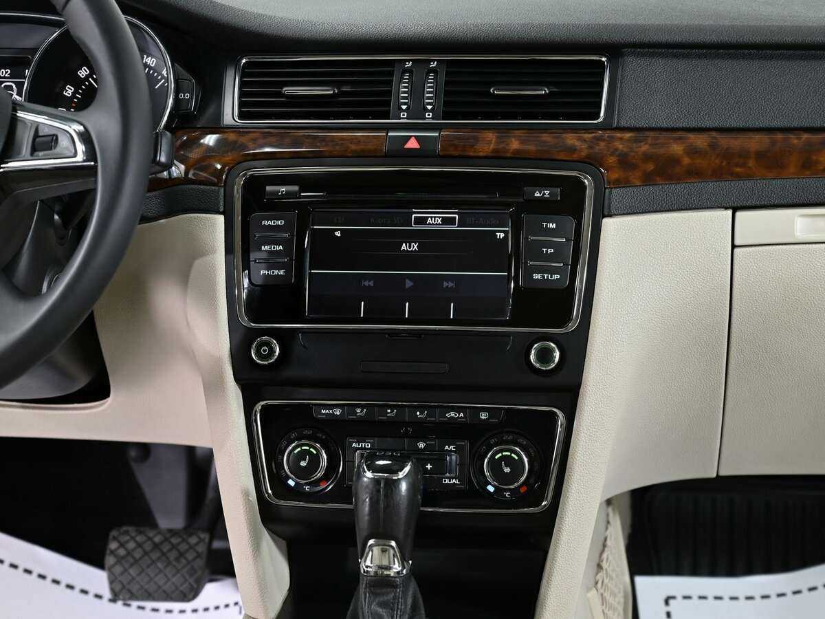 Купить Skoda Superb с пробегом. Фото: #11