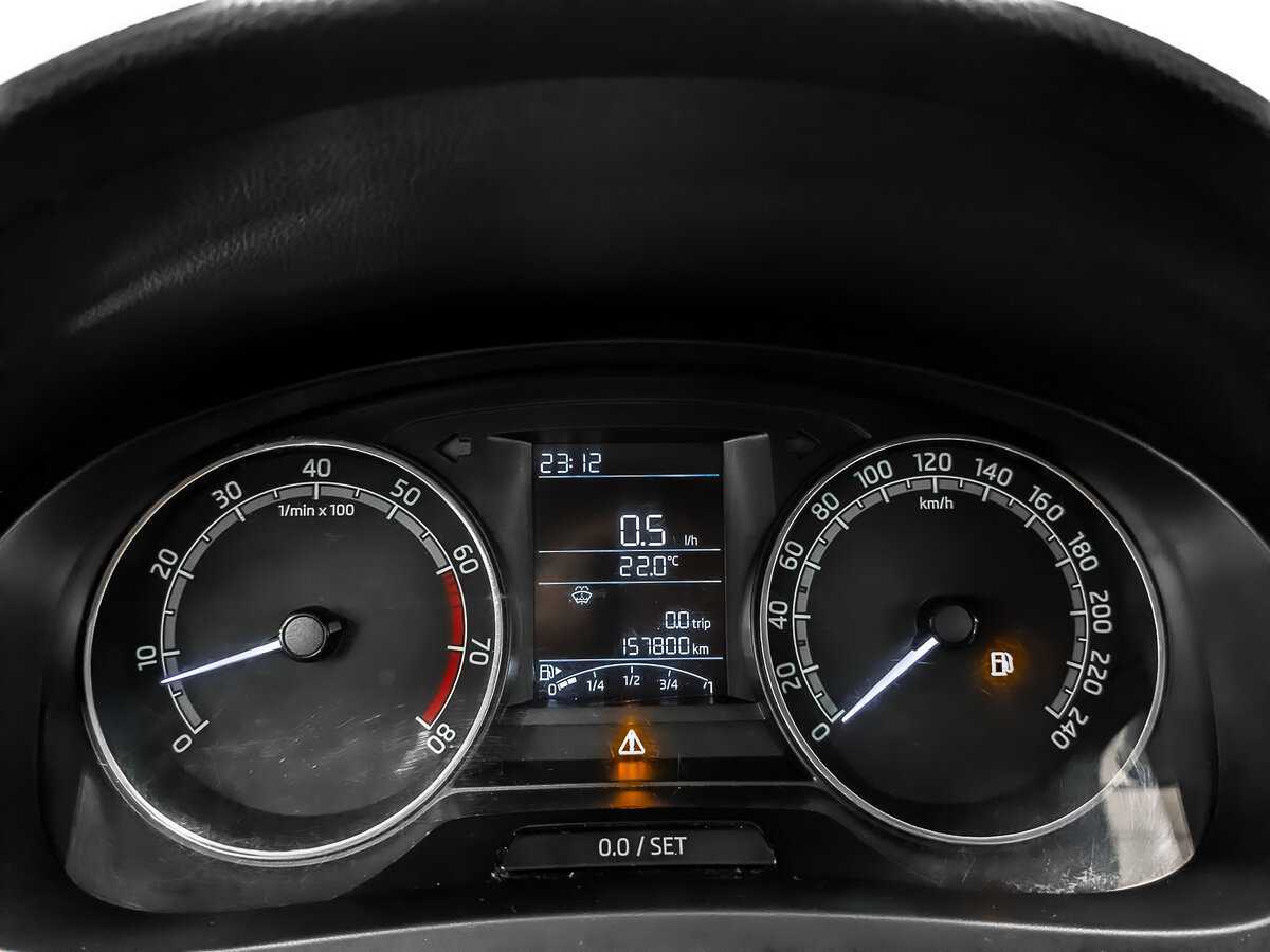 Купить Skoda Rapid с пробегом. Фото: #13