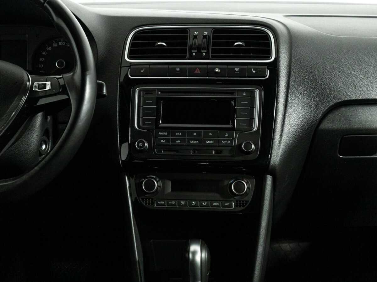 Купить Volkswagen Polo с пробегом. Фото: #13