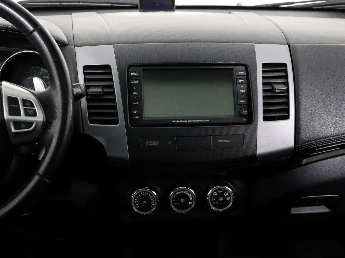 Купить Mitsubishi Outlander с пробегом. Фото: #10