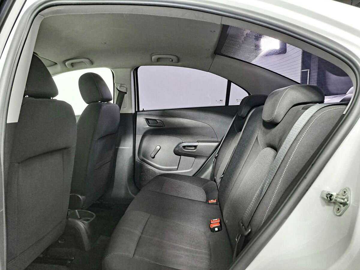 Купить Chevrolet Aveo с пробегом. Фото: #9