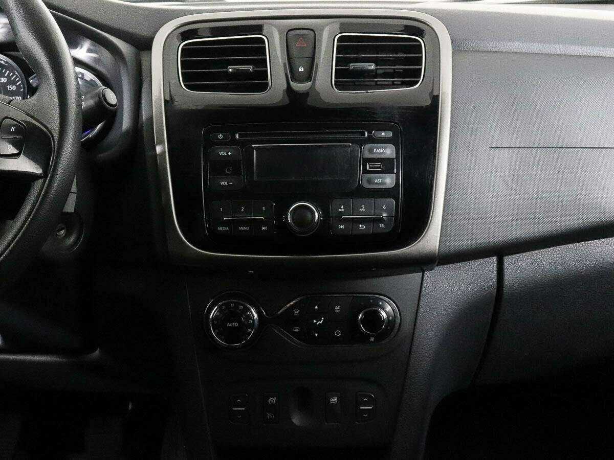 Купить Renault Sandero с пробегом. Фото: #10