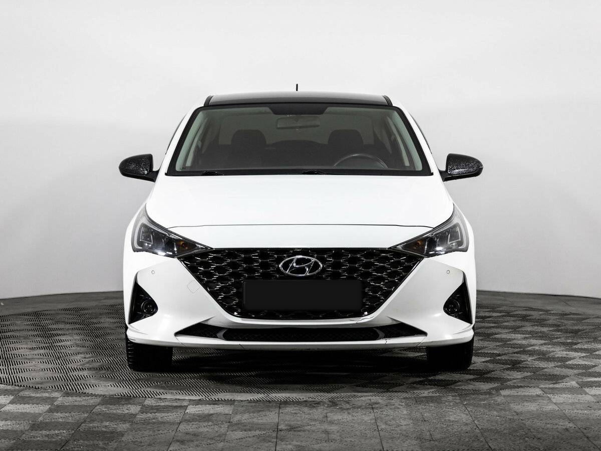 Купить Hyundai Solaris с пробегом. Фото: #1