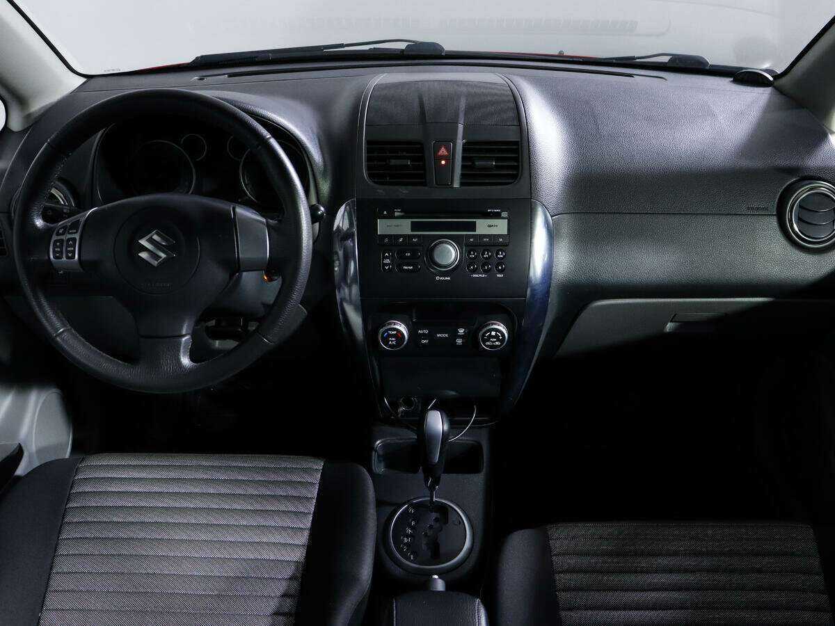 Купить Suzuki SX4 с пробегом. Фото: #9