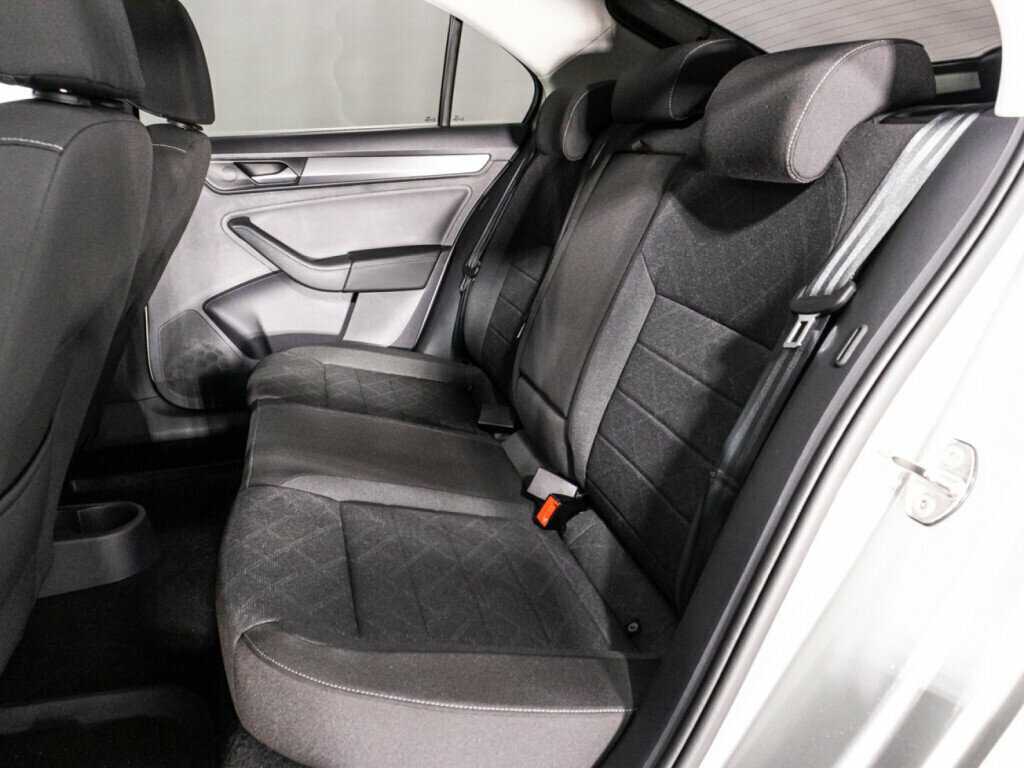 Купить Volkswagen Polo с пробегом. Фото: #9