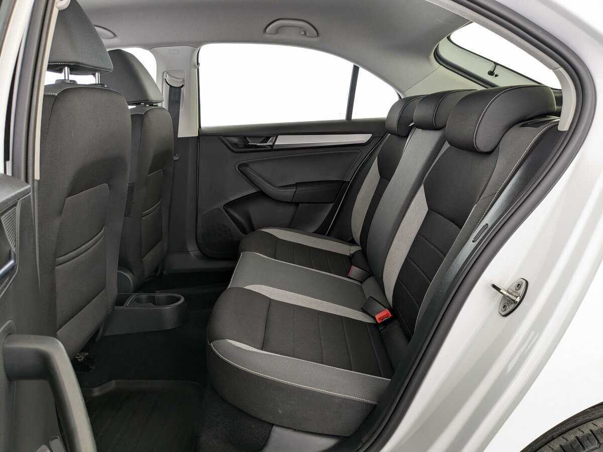 Купить Skoda Rapid с пробегом. Фото: #8