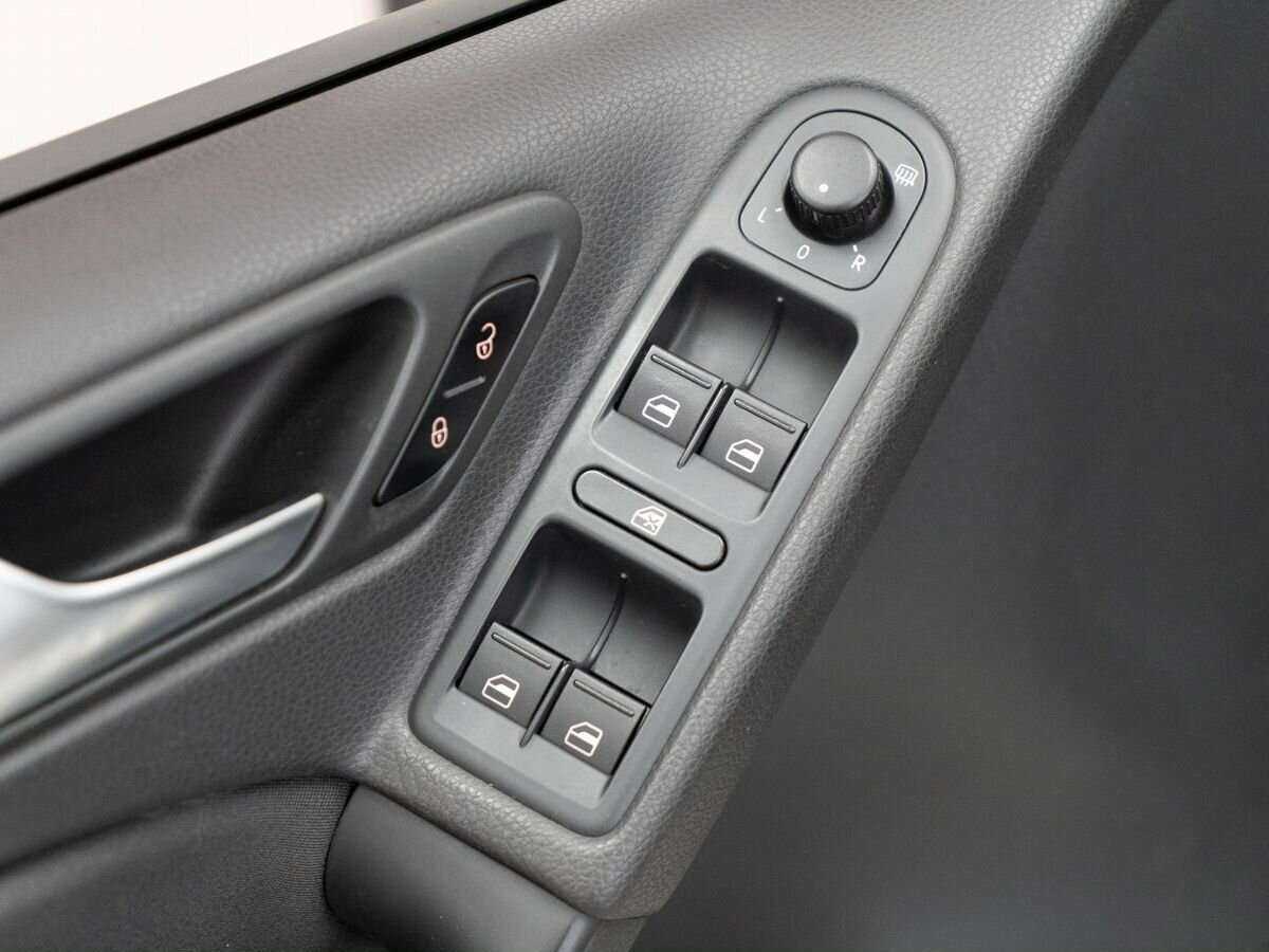 Купить Volkswagen Golf с пробегом. Фото: #13