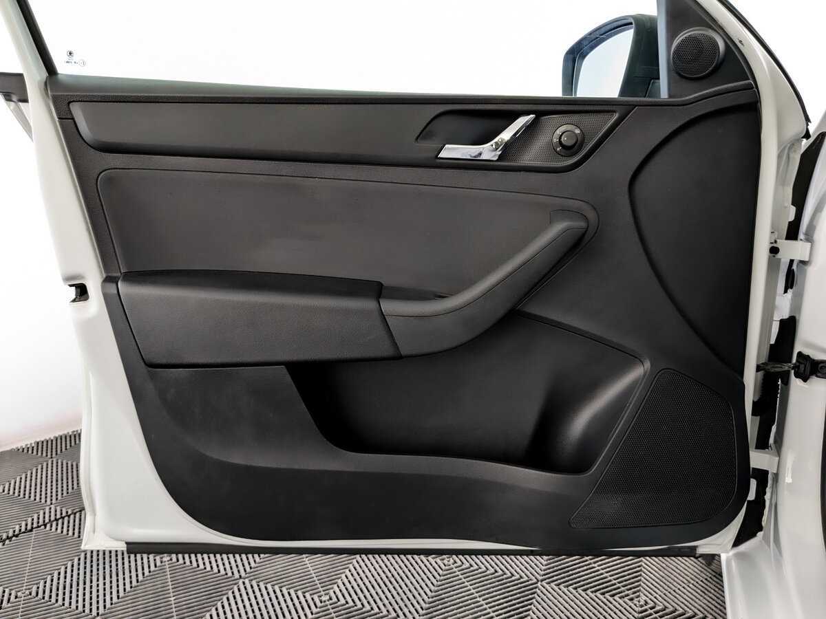 Купить Skoda Rapid с пробегом. Фото: #18