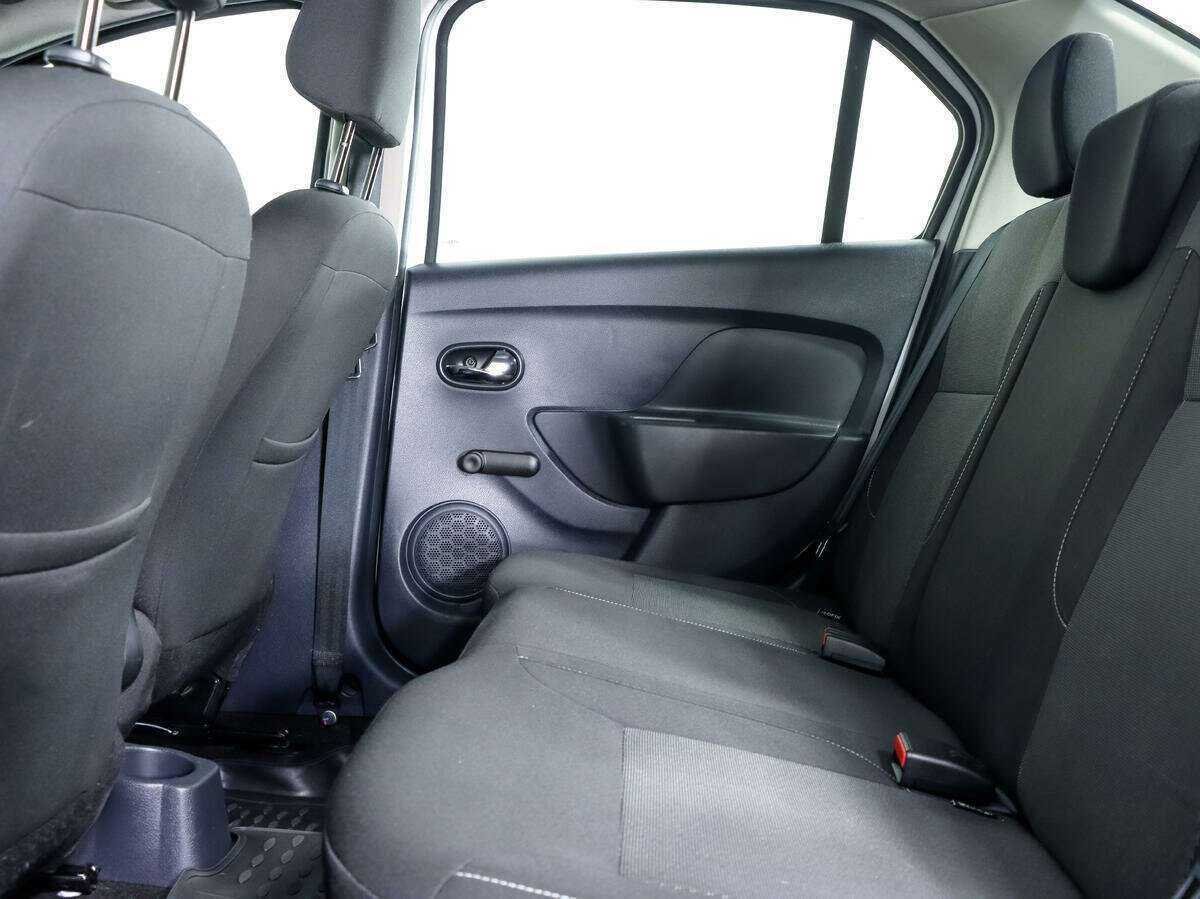 Купить Renault Logan с пробегом. Фото: #10