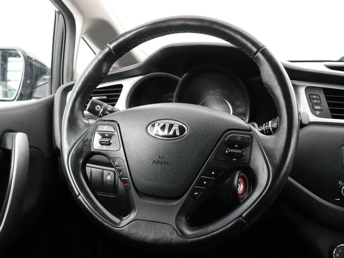 Купить Kia Ceed с пробегом. Фото: #14