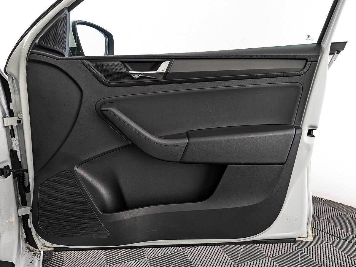 Купить Skoda Rapid с пробегом. Фото: #21