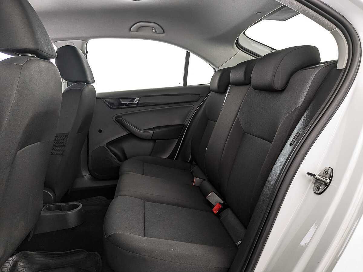Купить Skoda Rapid с пробегом. Фото: #14