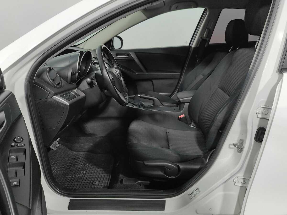 Купить Mazda 3 с пробегом. Фото: #8