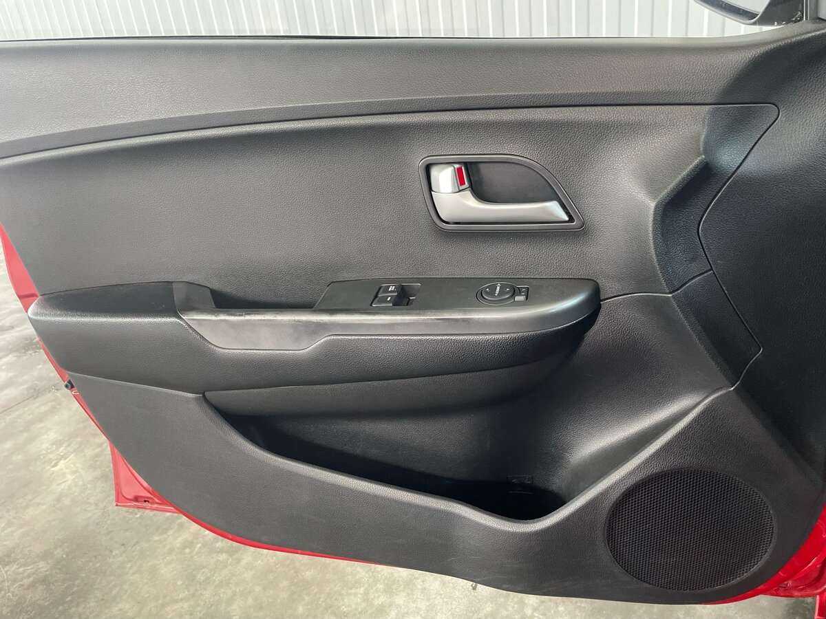 Купить Kia Rio с пробегом. Фото: #20