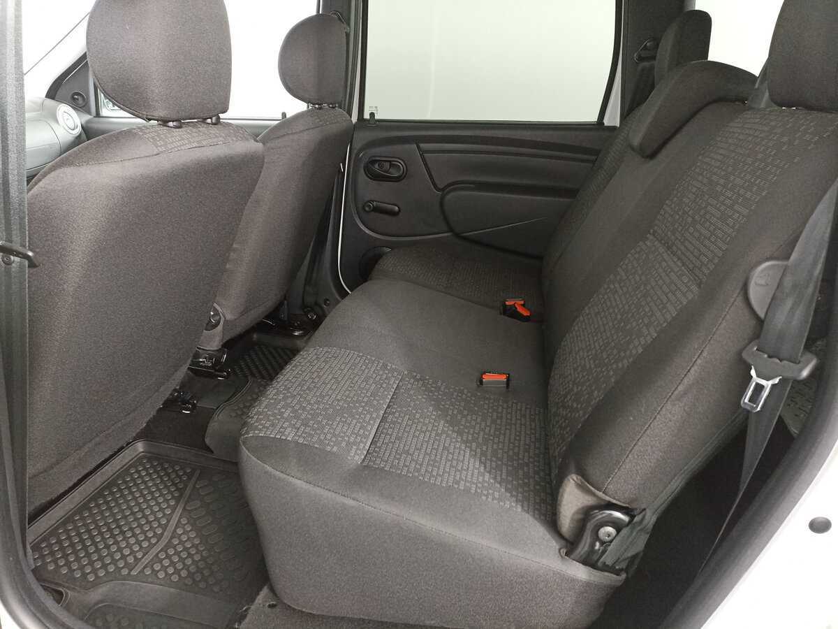 Купить Lada (ВАЗ) Largus с пробегом. Фото: #11