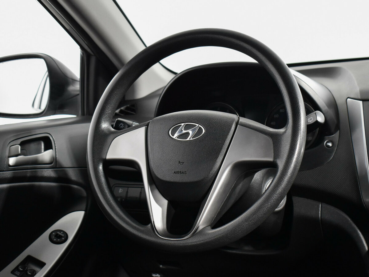 Купить Hyundai Solaris с пробегом. Фото: #13