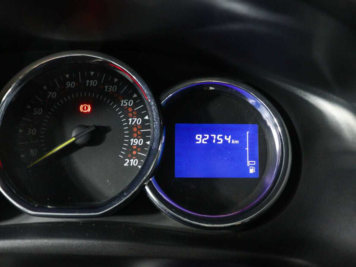 Купить Renault Sandero с пробегом. Фото: #8