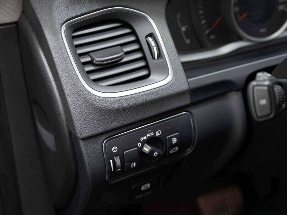 Купить Volvo S60 с пробегом. Фото: #23