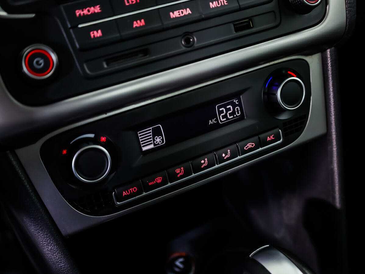Купить Volkswagen Polo с пробегом. Фото: #12