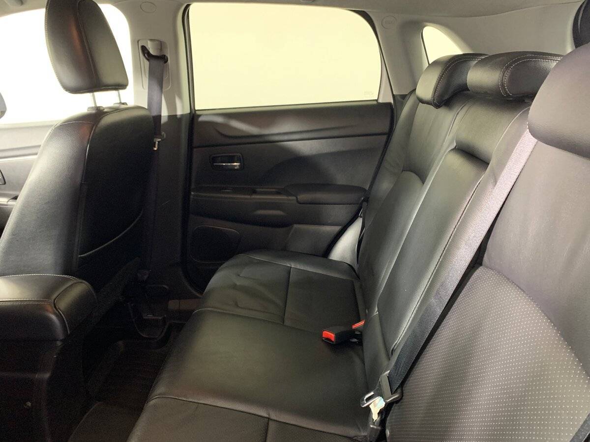 Купить Mitsubishi ASX с пробегом. Фото: #17