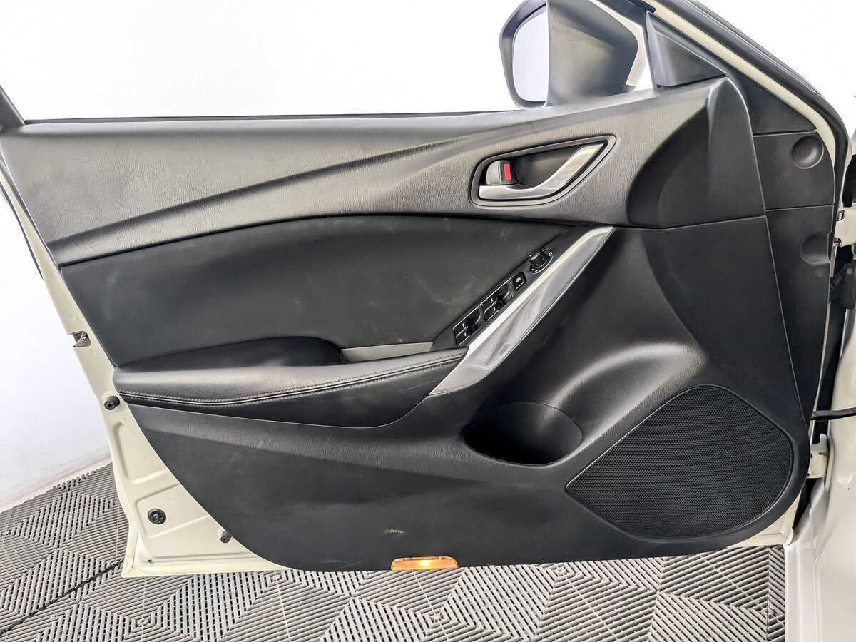Купить Mazda 6 с пробегом. Фото: #18