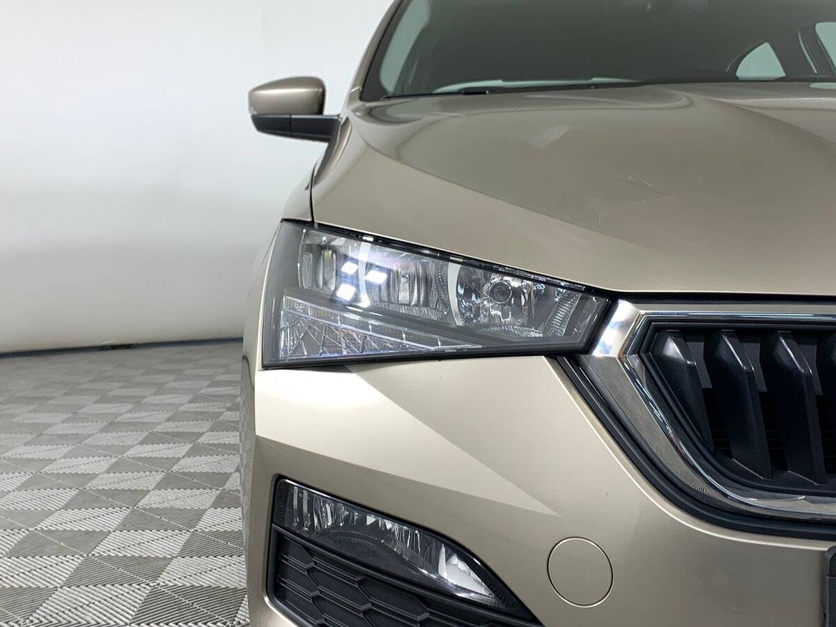 Купить Skoda Rapid с пробегом. Фото: #9