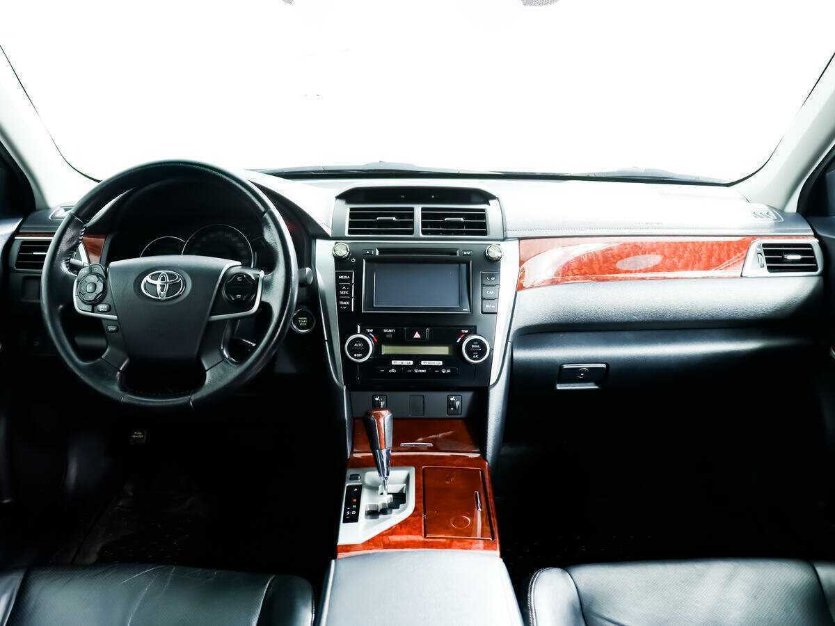 Купить Toyota Camry с пробегом. Фото: #8