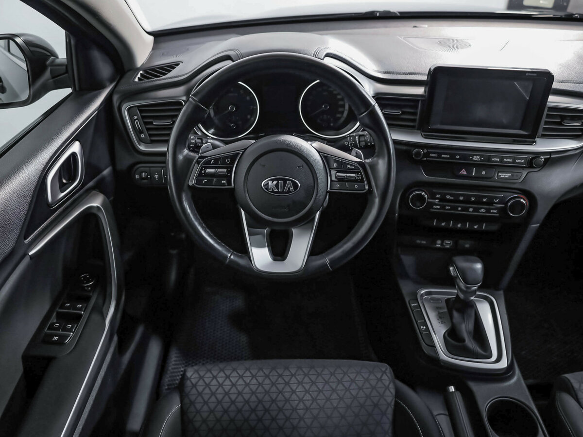 Купить Kia Ceed с пробегом. Фото: #8