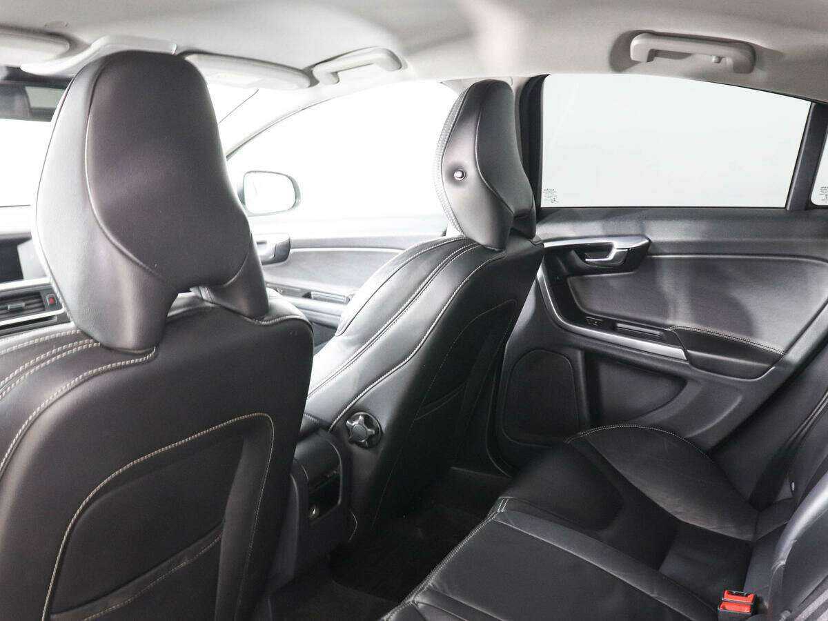 Купить Volvo S60 с пробегом. Фото: #10