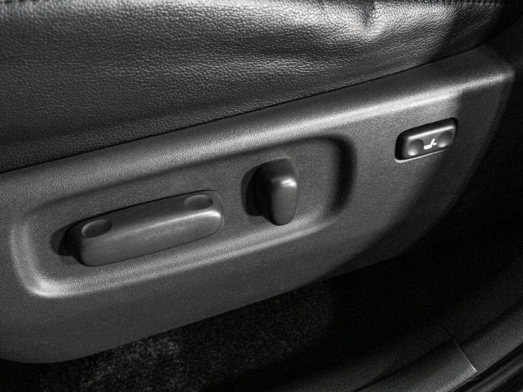 Купить Toyota RAV4 с пробегом. Фото: #14