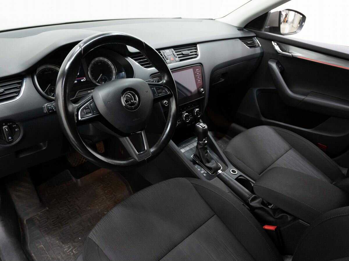 Купить Skoda Octavia с пробегом. Фото: #6