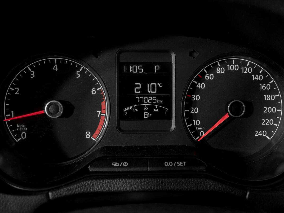 Купить Volkswagen Polo с пробегом. Фото: #10