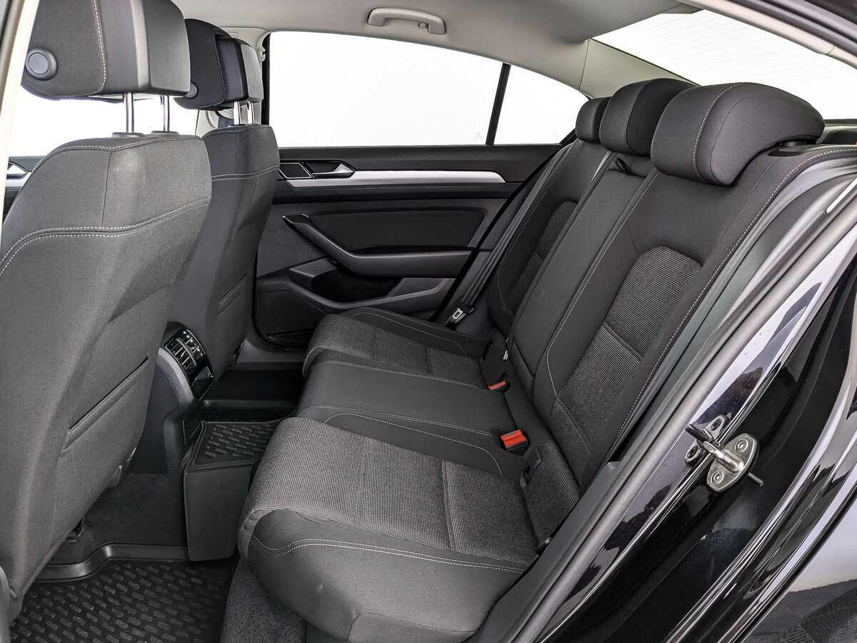Купить Volkswagen Passat с пробегом. Фото: #9