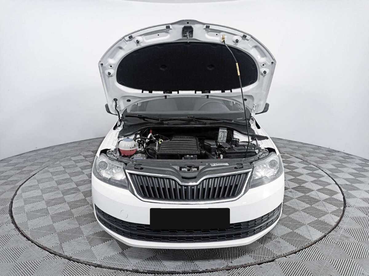 Купить Skoda Rapid с пробегом. Фото: #8