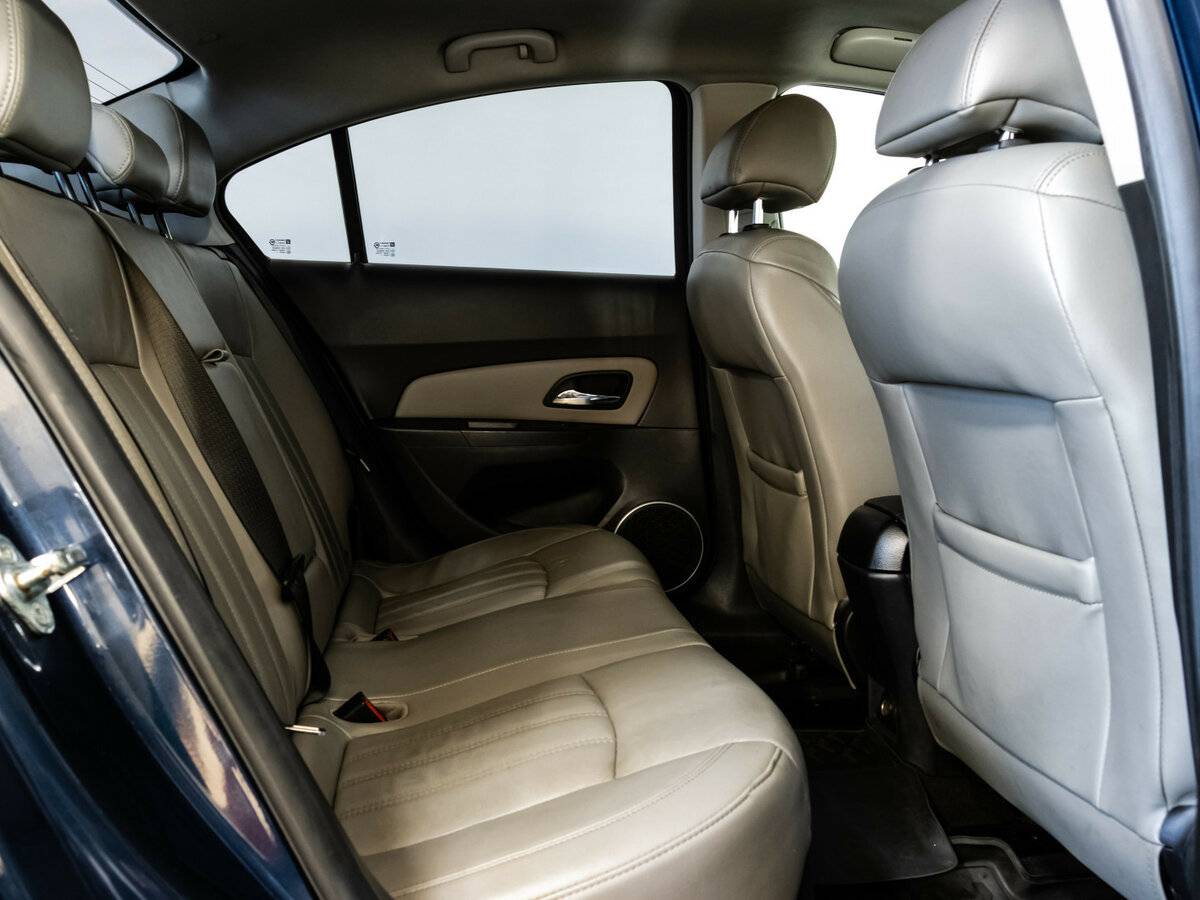 Купить Chevrolet Cruze с пробегом. Фото: #12