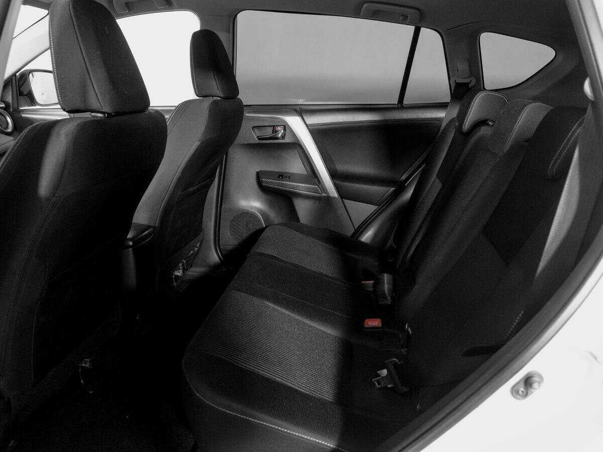 Купить Toyota RAV4 с пробегом. Фото: #9