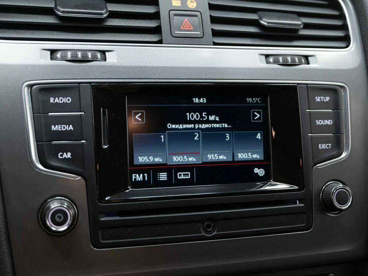 Купить Volkswagen Golf с пробегом. Фото: #20