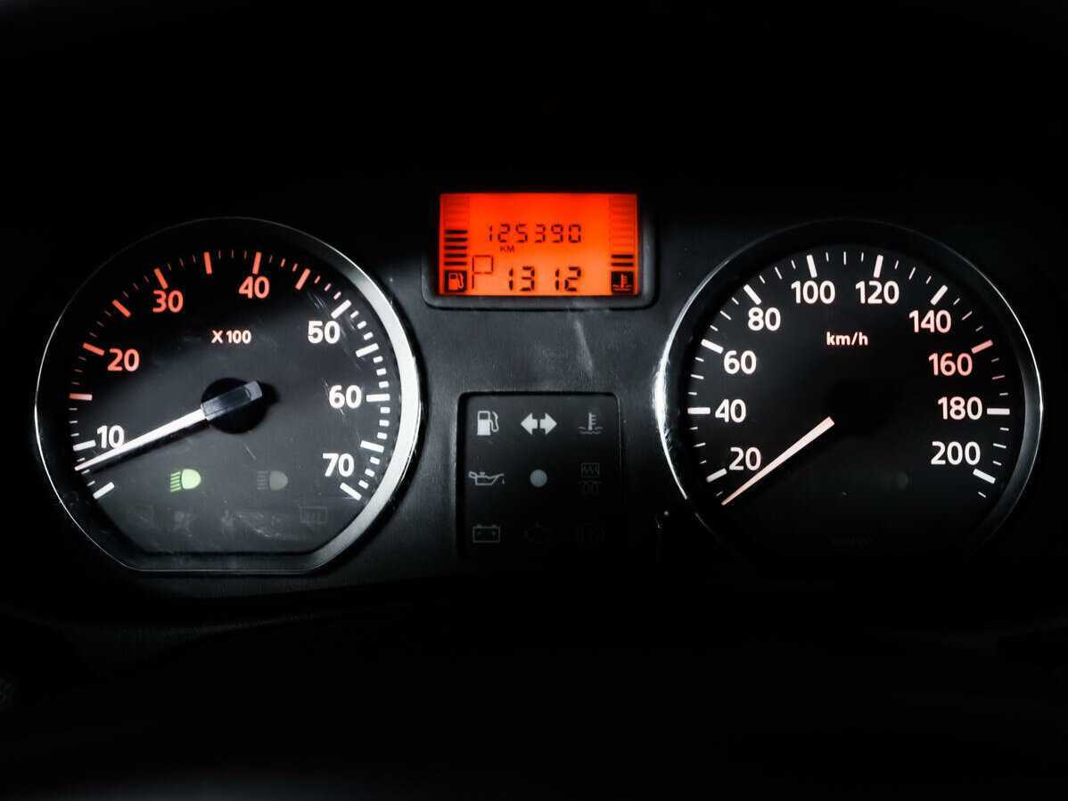 Купить Renault Sandero с пробегом. Фото: #9