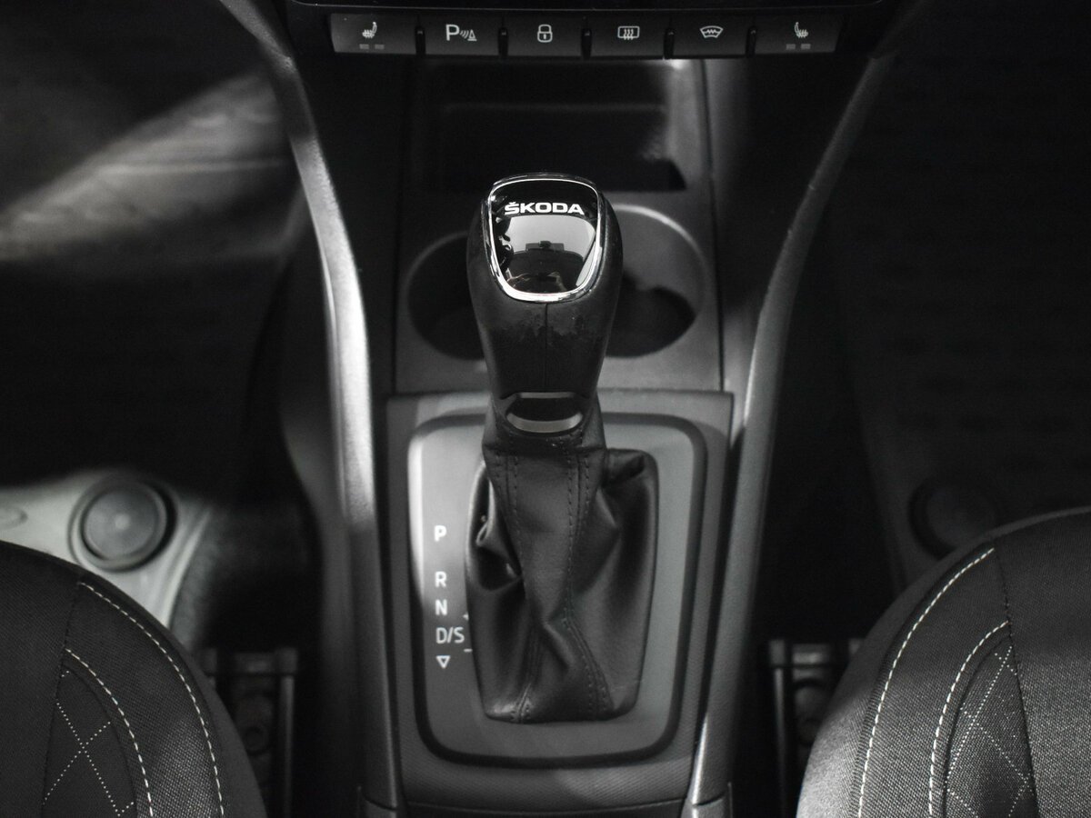 Купить Skoda Rapid с пробегом. Фото: #9