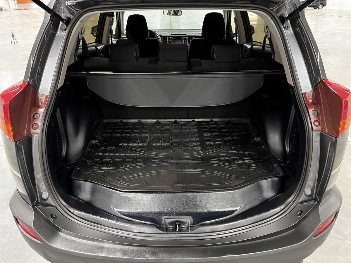 Купить Toyota RAV4 с пробегом. Фото: #9